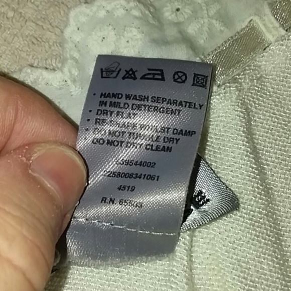 Warehouse/ Cream, fine knit,top,brod Anglaise trim - Picture 6 of 8